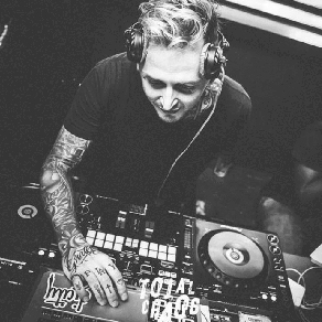 DJ Play